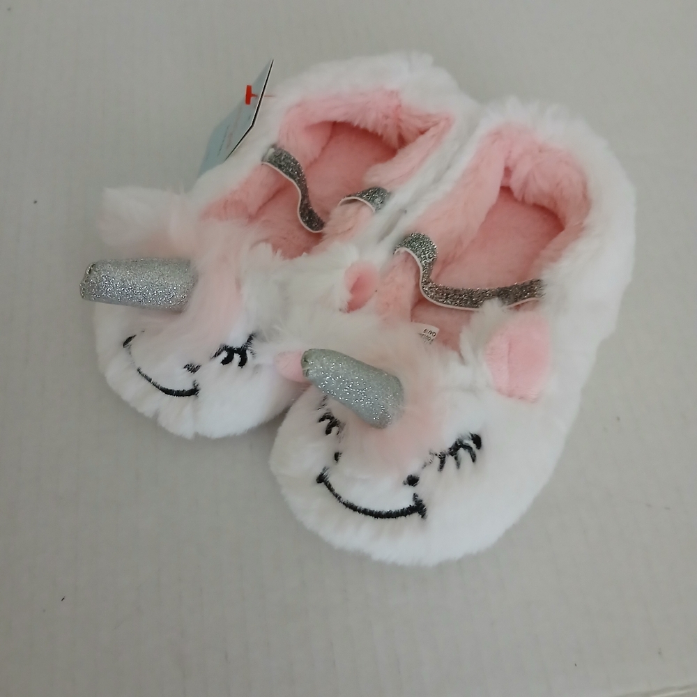Cat & Jack Unicorn slippers New $8